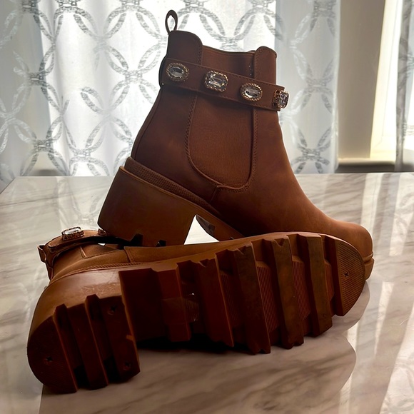 Booties - Picture 3 of 4